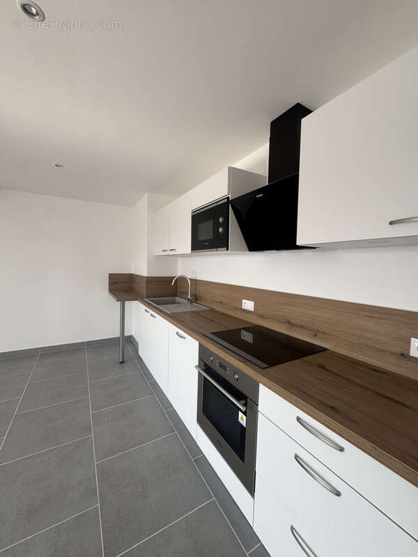 Appartement à SAINTE-CECILE-LES-VIGNES