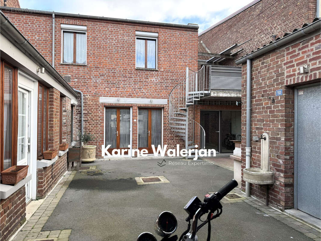 Maison à COURRIERES