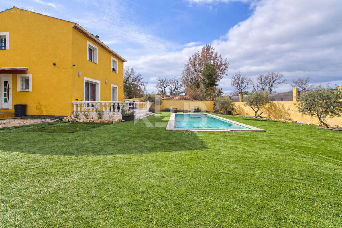 Maison à GINASSERVIS