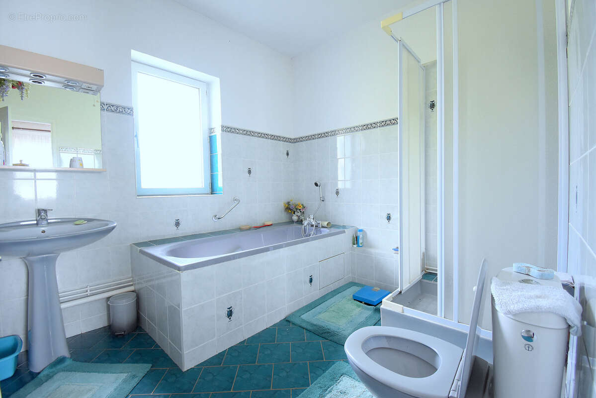 Maison individuelle avec terrain et grand garage sur FOUG - photo 11