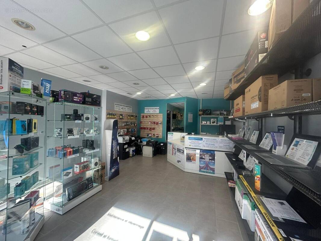 Photo 1 - Commerce à BARBECHAT