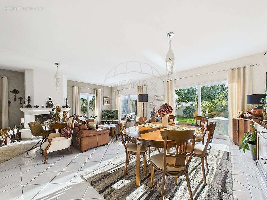 Maison à LES MATHES