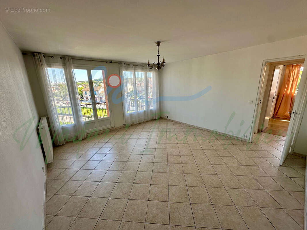 Appartement à BONNIERES-SUR-SEINE