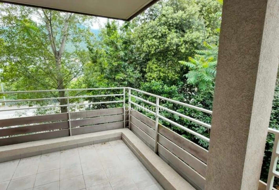 Appartement à CORTE