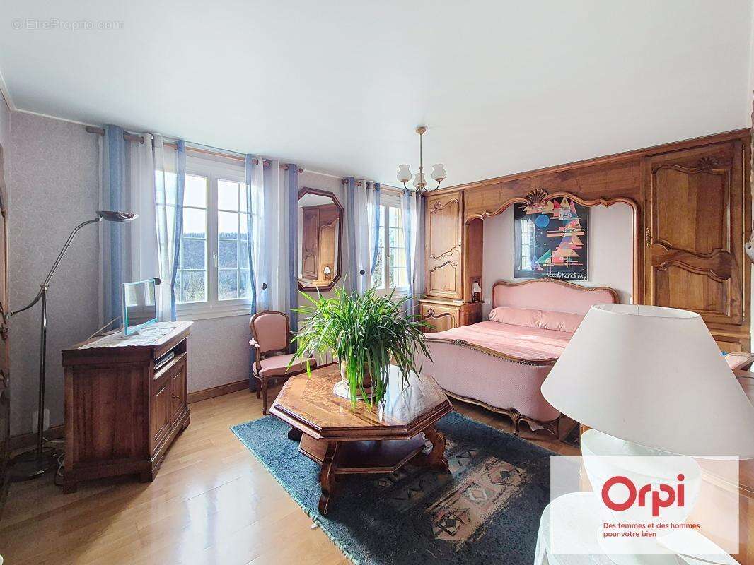 Maison à CONDAT-SUR-VEZERE