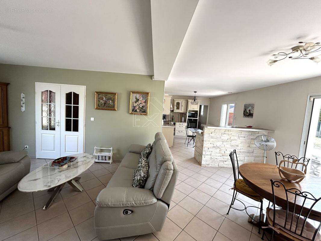 Superbe Propriété  6 pièces 130 m²  4 chambres à Buchelay - photo 9