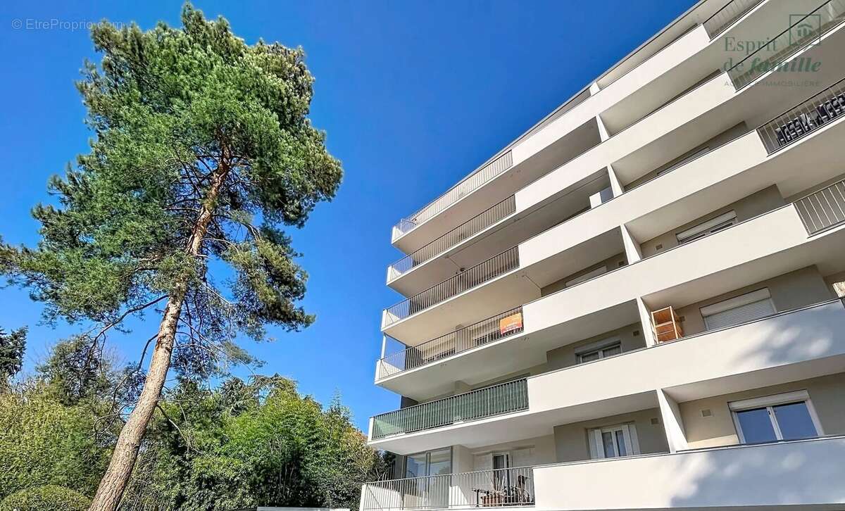 Sainte-Foy-lès-Lyon, T4/5 lumineux de 97 m² avec terrasse et garage - photo 15