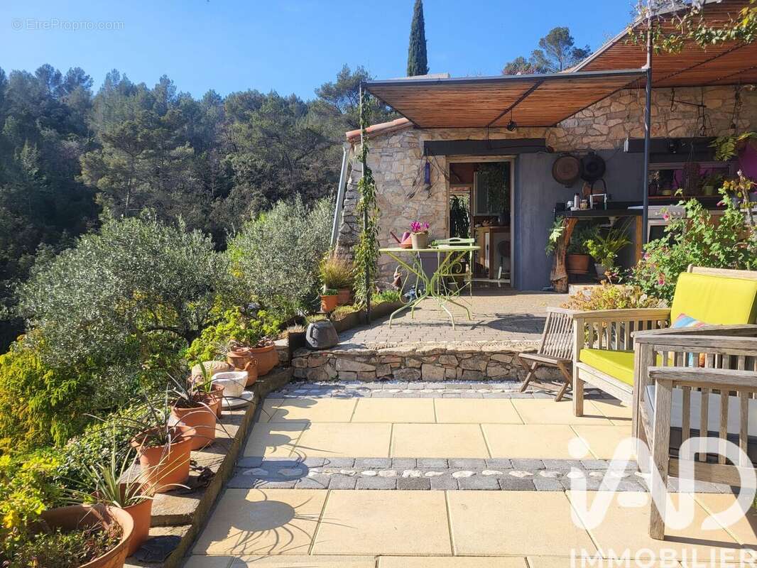 Photo 2 - Maison à CUERS