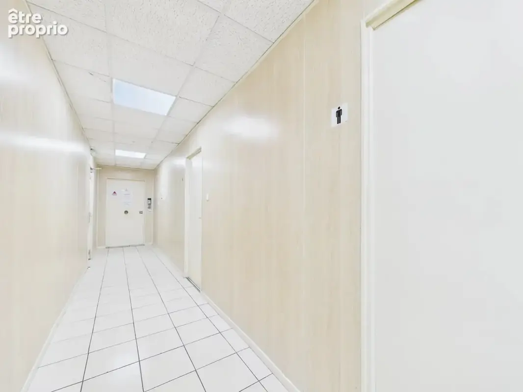 Bureau - Avenue du Docteur Lefebvre - VILLENEUVE LOUBET - photo 6