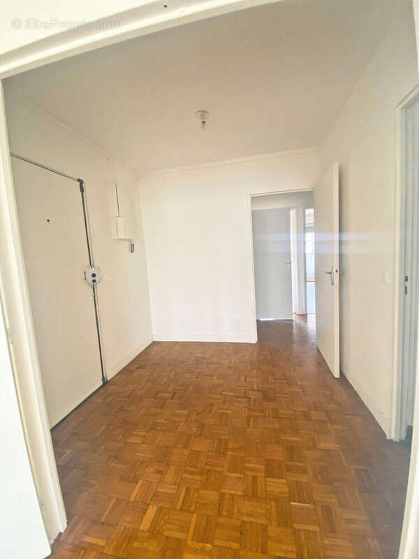 Appartement à PARIS-19E