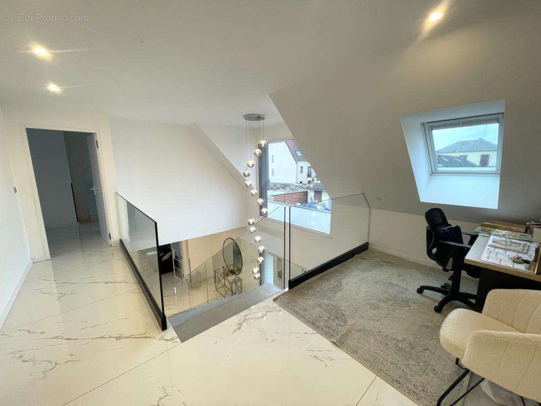 Maison à ROSNY-SUR-SEINE