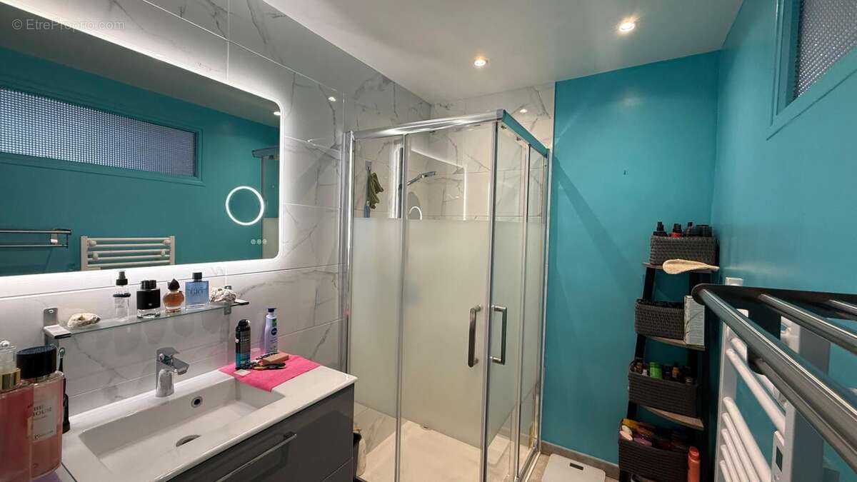 Appartement à vendre 3 pièces FREJUS (83) - photo 4