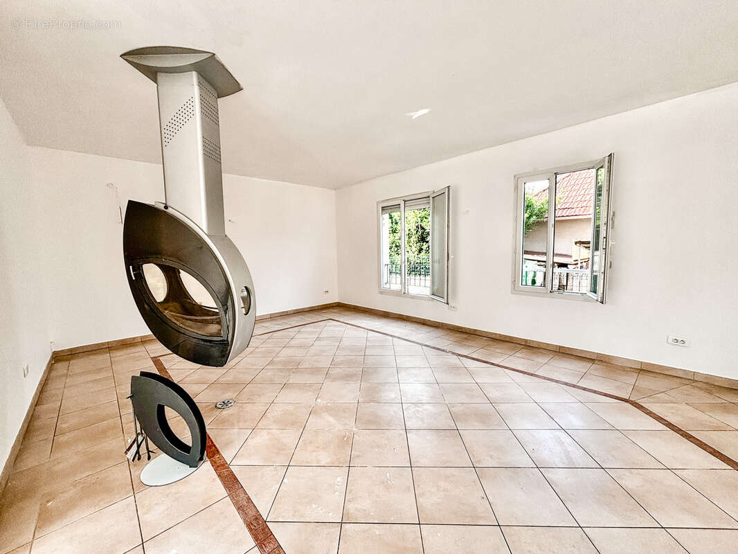 Maison à SARTROUVILLE