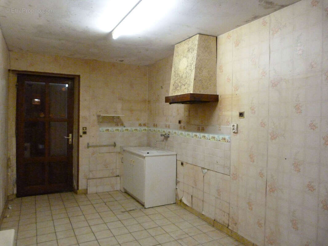 Maison à QUELAINES-SAINT-GAULT