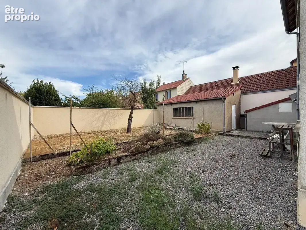 Maison 5 pièces 70 m² à vendre à Issoudun (36100) - photo 3