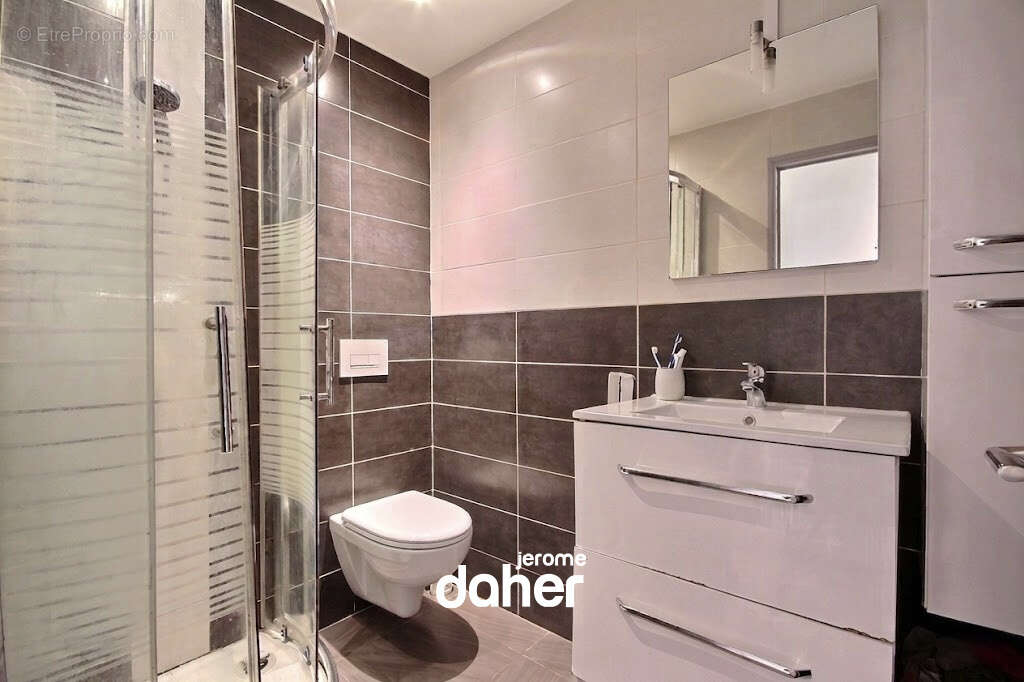 Appartement à MARSEILLE-1E