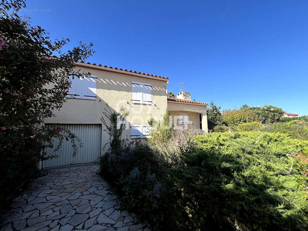 Maison à VILLENEUVE-DE-LA-RAHO