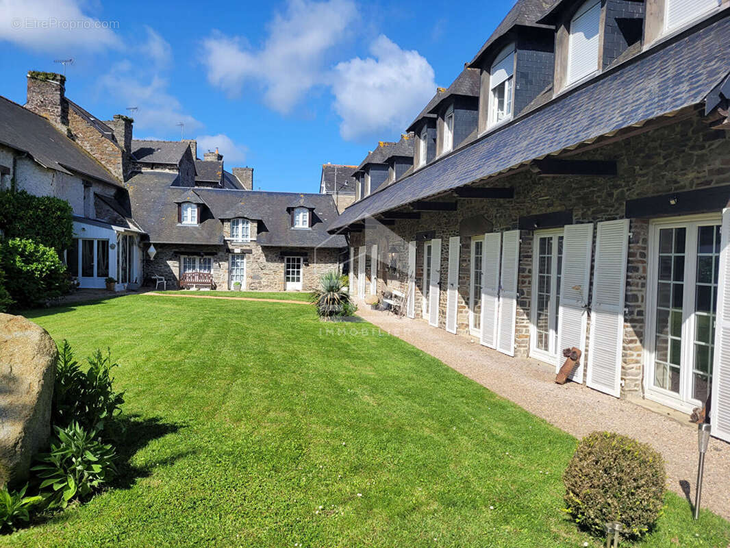 Maison à DOL-DE-BRETAGNE