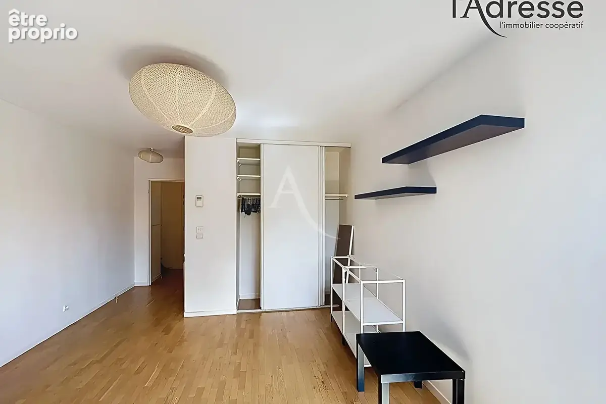 Suresnes limite Puteaux - Studio 23 m² - photo 2