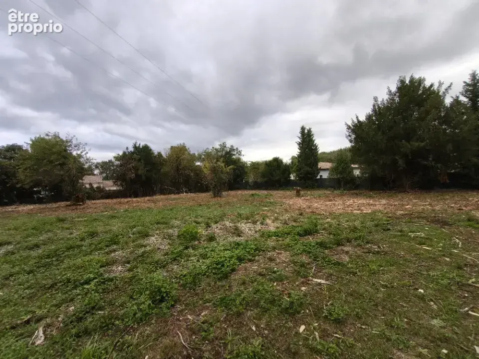 Terrain 605 m² à Malataverne  - photo 1