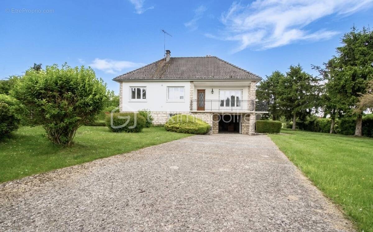 Maison à CHEROY