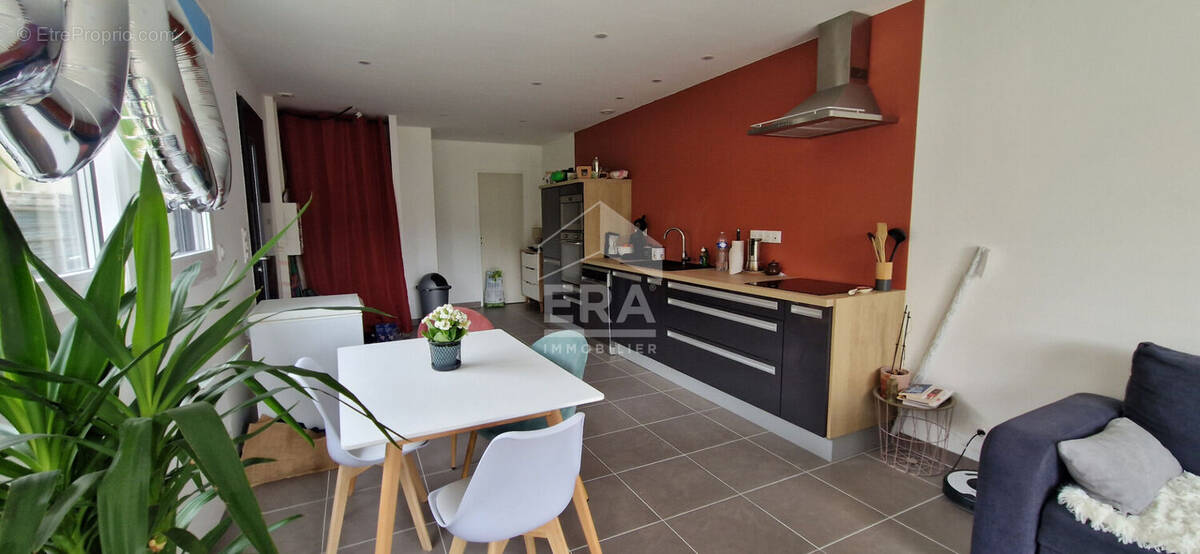 Appartement à NEUVILLE-SOUS-MONTREUIL