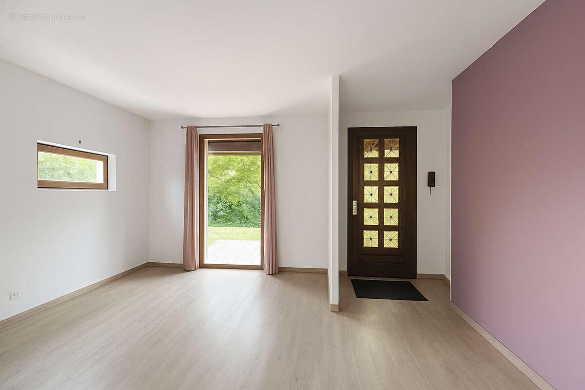 Maison à SAINT-GENIS-LAVAL