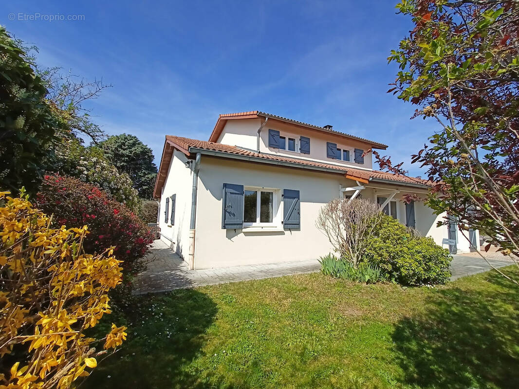 Maison à SAINTE-CONSORCE