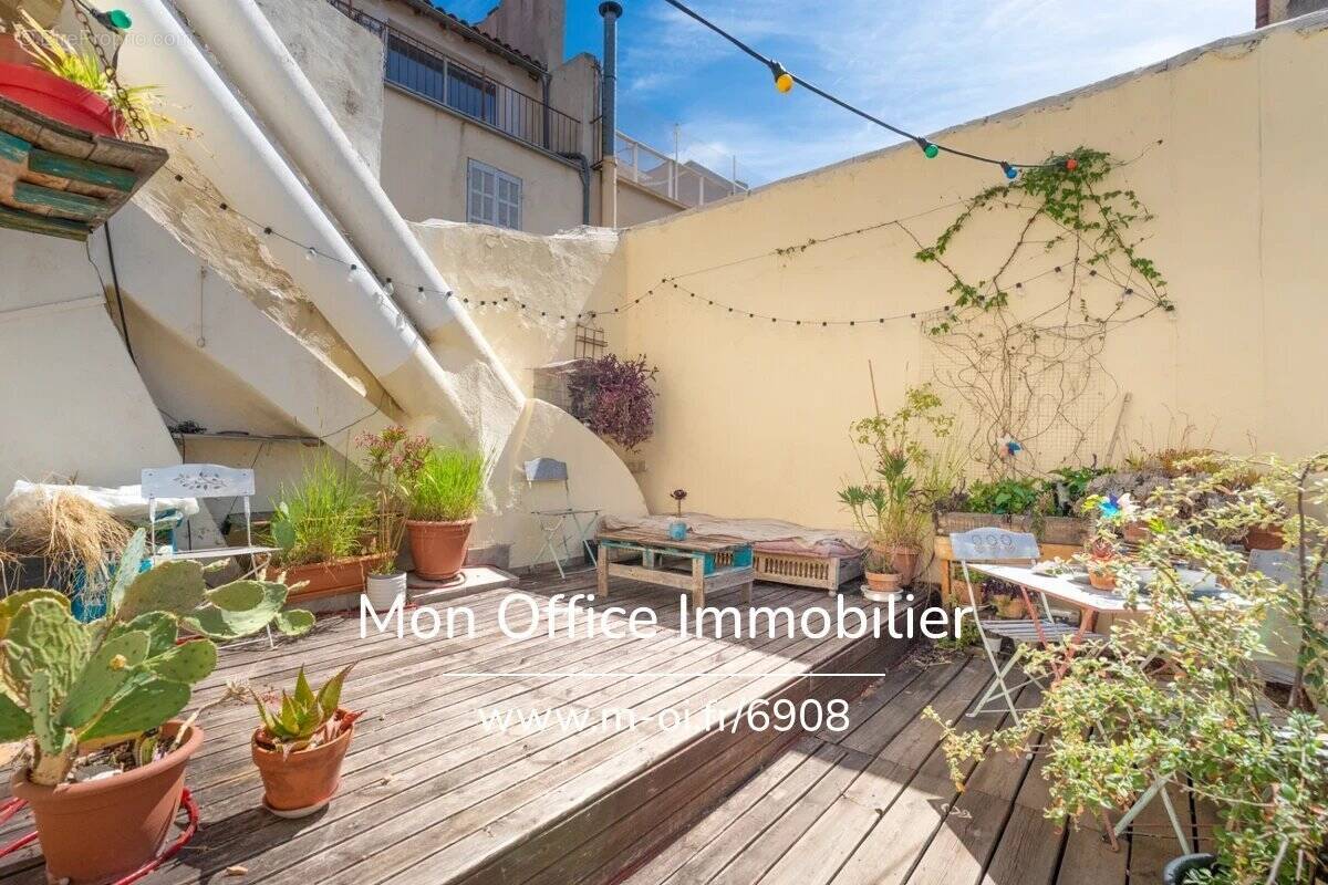 Appartement à MARSEILLE-1E