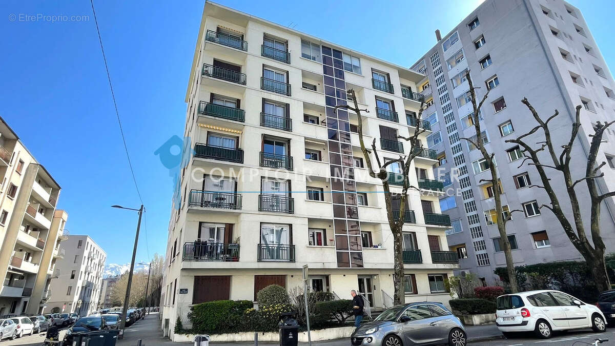 DPT (38)   À VENDRE   Appartement 2P+C   GRENOBLE / Secteur Grands Boulevards- Clinique Mutualiste - photo 8