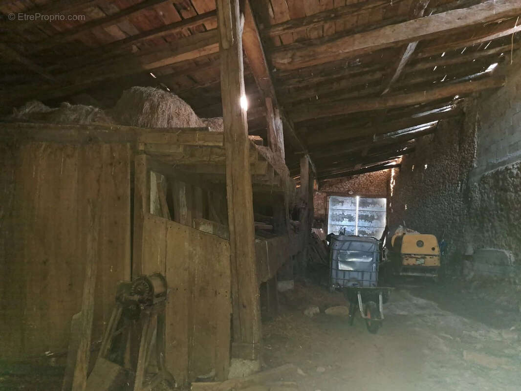À Vendre : Charmante Propriété à rénover dans l'Entre-Deux-Mers - Réf 97 - photo 12