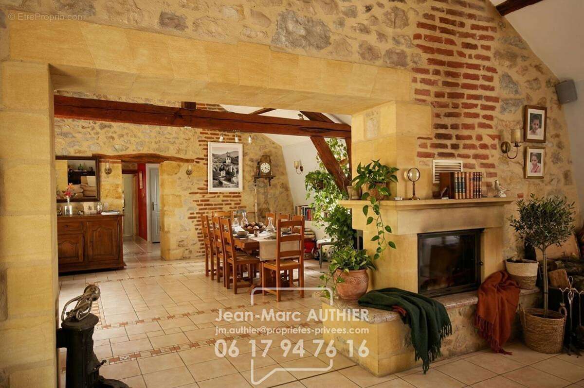 Maison à SAINT-CYPRIEN