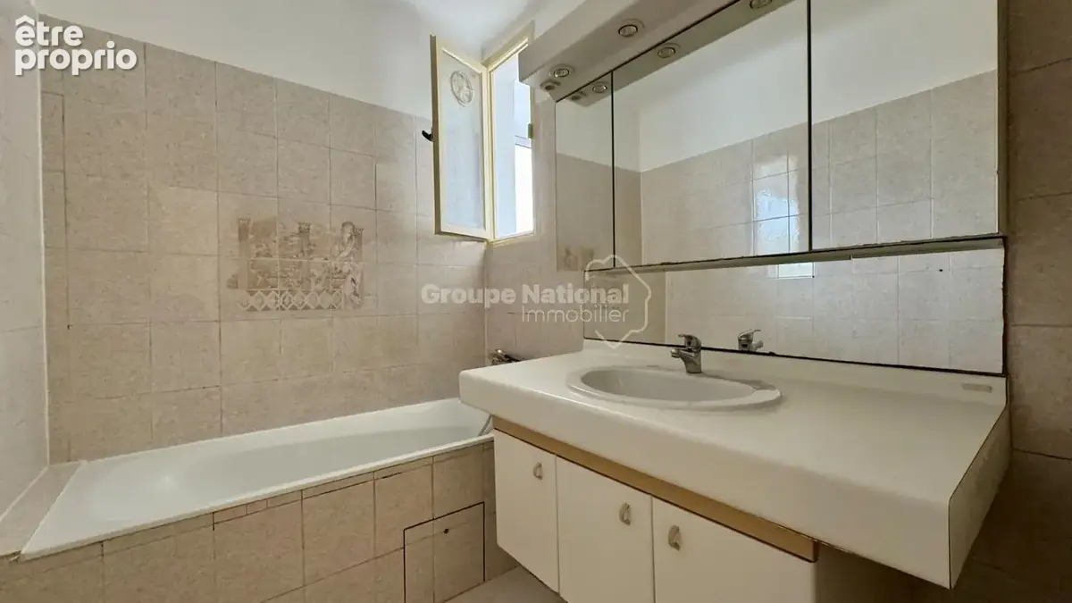 Appartement P4 de 70 m² parking et cave - Nîmes - photo 8