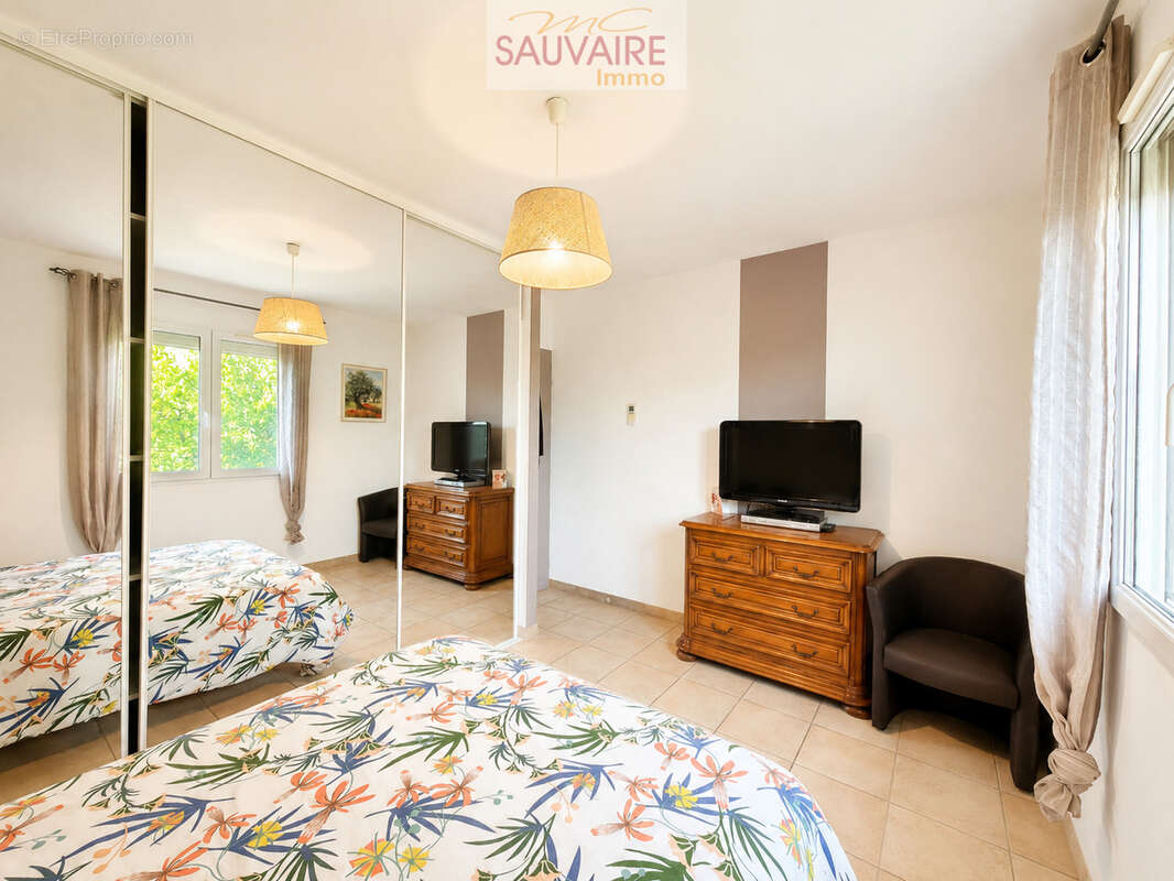 Villa 4 faces de plain-pied avec 3 chambres et garage - photo 11