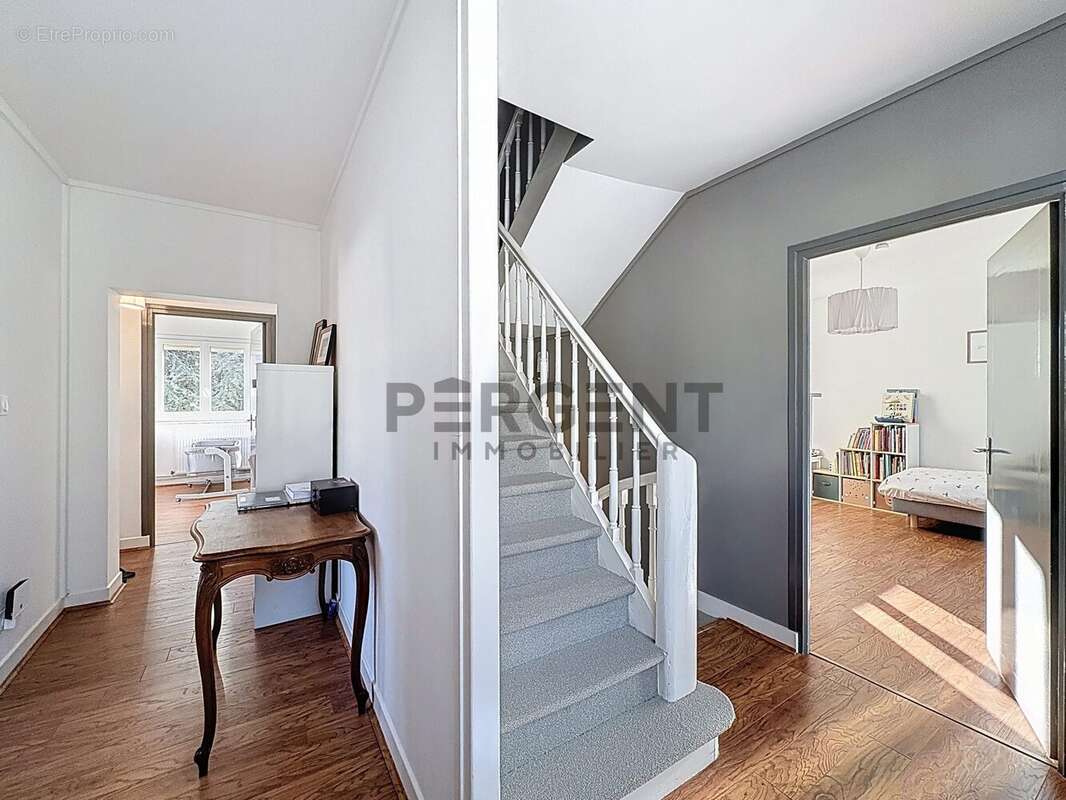 Maison 226 m² à Charleville-Mezieres  - photo 6
