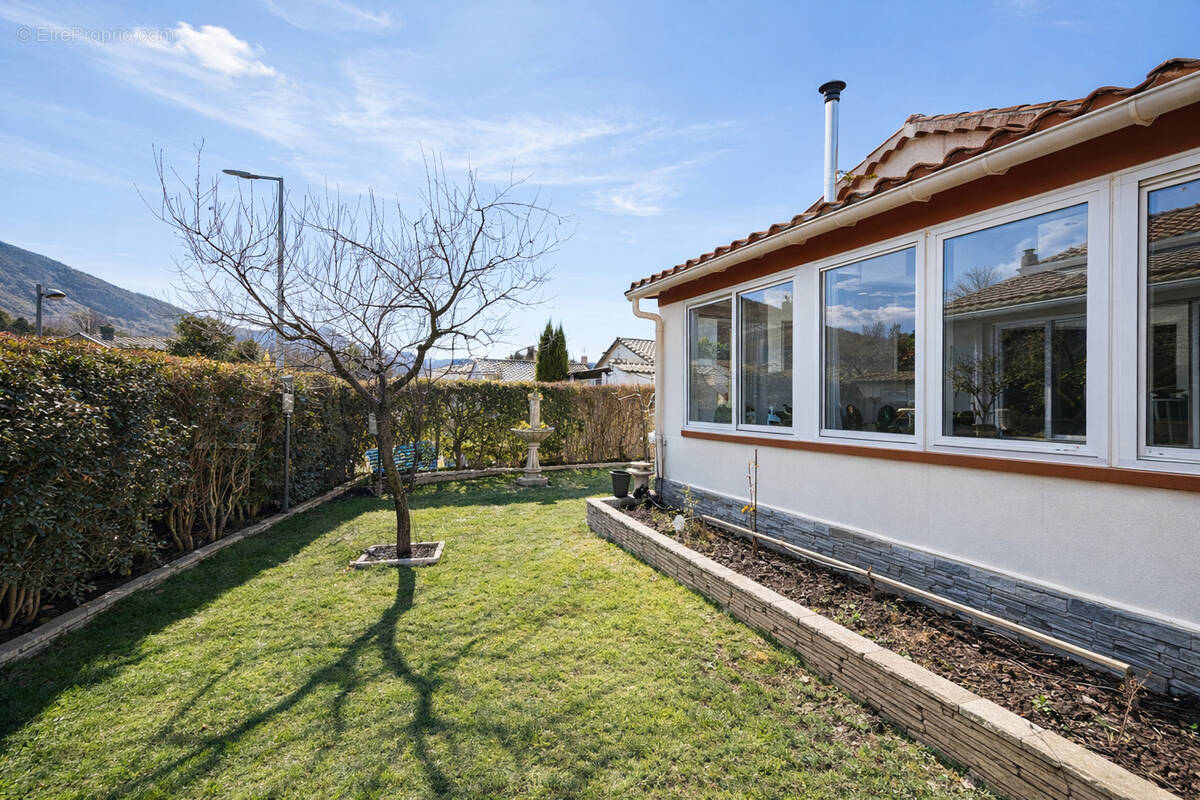 Maison à LA MOTTE-DU-CAIRE