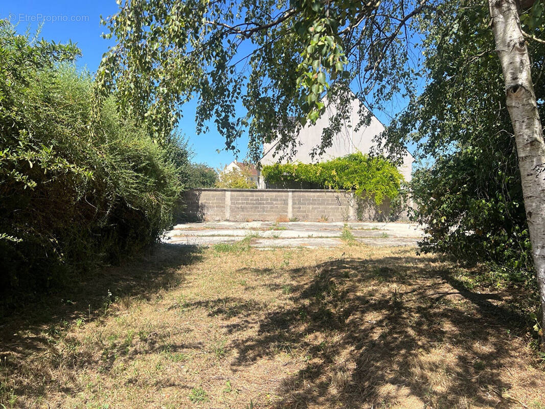 Terrain à VERT-LE-PETIT