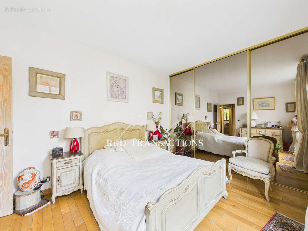 Appartement à LEVALLOIS-PERRET