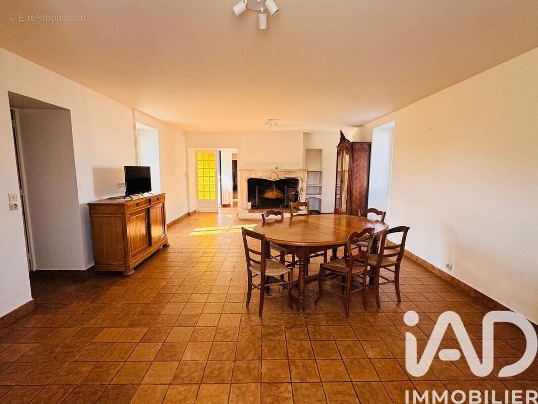 Photo 5 - Maison à VERINES