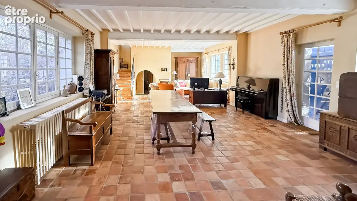 Autouillet, longere ancienne avec dependances et 2575m2. - photo 6