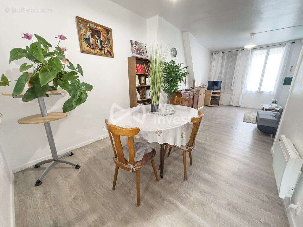 Maison 109 m² à Neuilly-Saint-Front  - photo 4