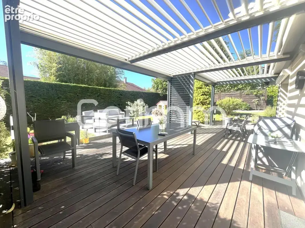 Vente - Maison - 6 pièces + cuisine - 132 m² - 519 000 € - LA - photo 2