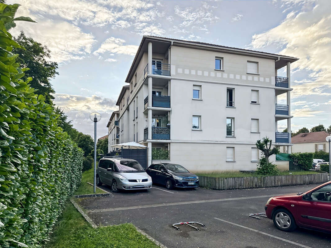 Appartement à MOISSY-CRAMAYEL
