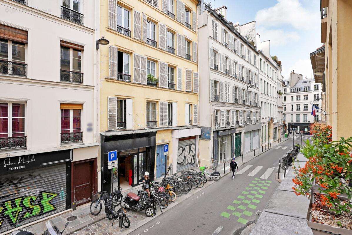 Appartement à PARIS-2E