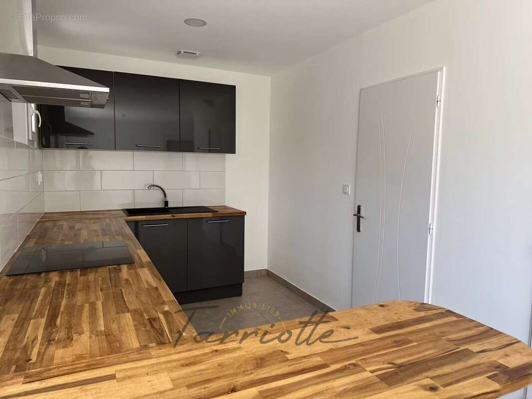 Maison à MONTELIMAR