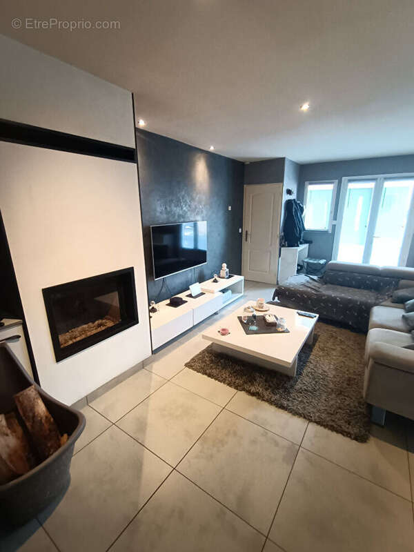 Maison à VIC-LE-COMTE