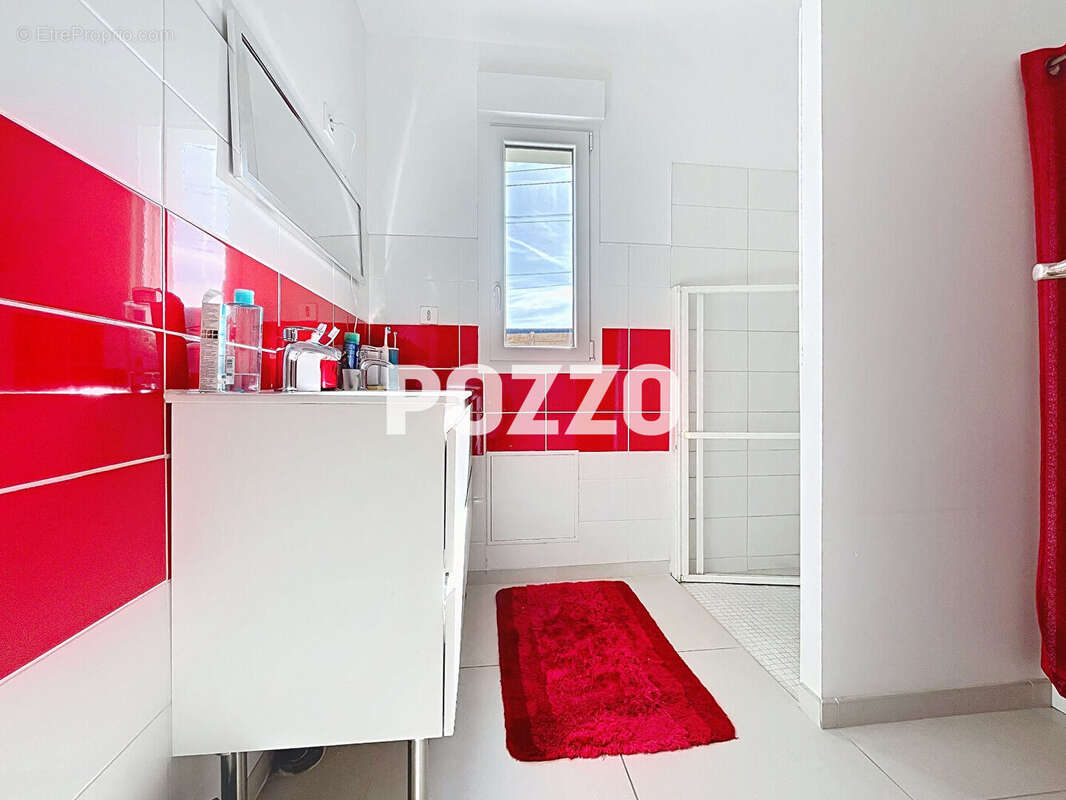 Maison à DONVILLE-LES-BAINS