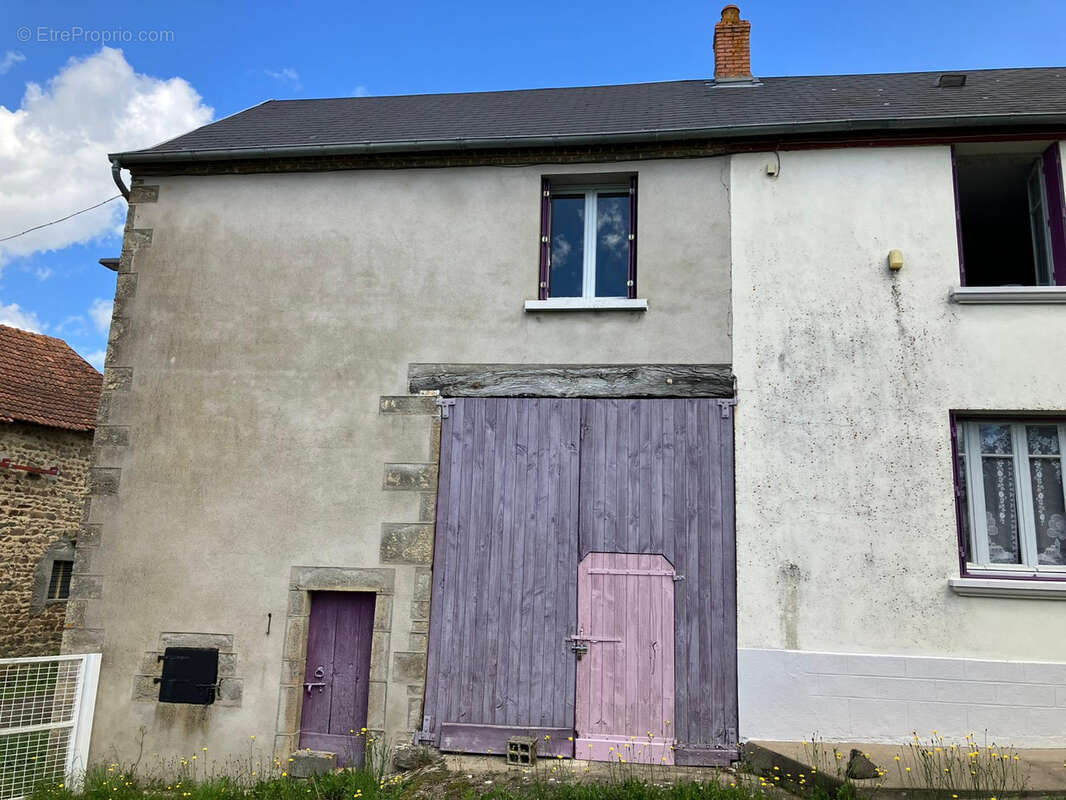 Maison à SAINT-MARCEL-EN-MARCILLAT