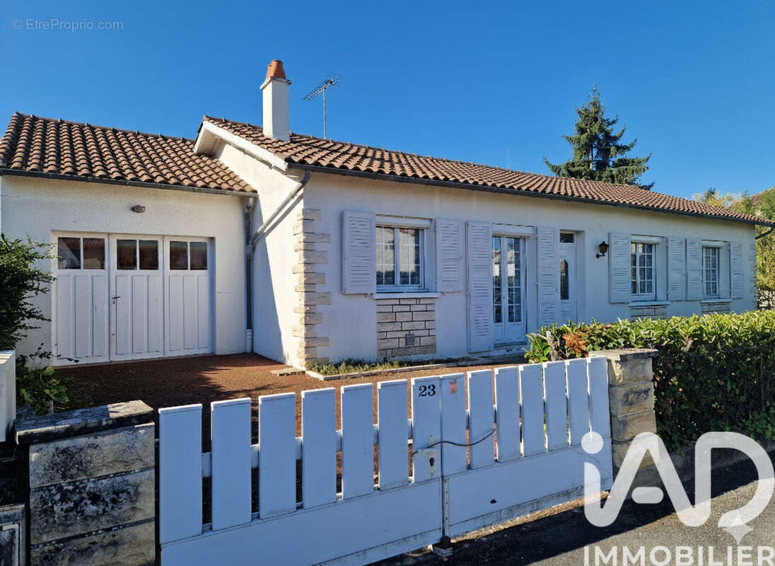 Photo 2 - Maison à POITIERS