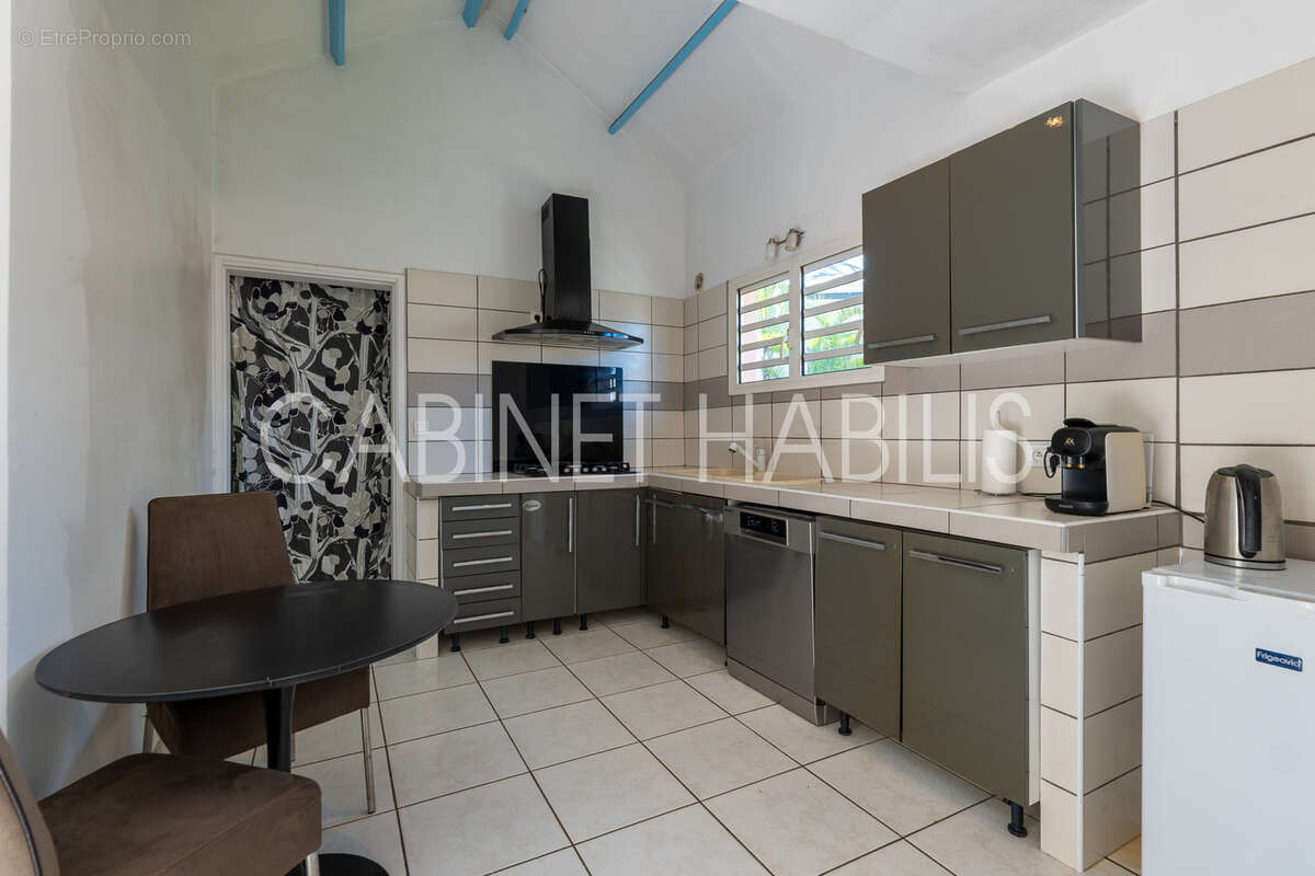 A vendre -  villa f6 de 206.45 m2 environ - saint joseph - 455 000 € - photo 4